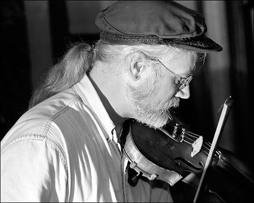 Jim Krause playing Fiddle